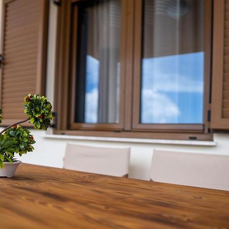 Sea View Apartment Grek Nea 3 Nea Roda Bagian luar foto