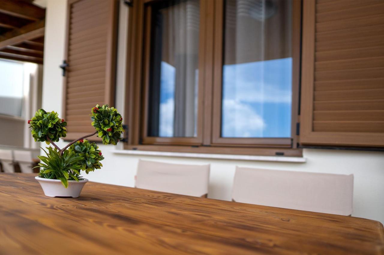 Sea View Apartment Grek Nea 3 Nea Roda Bagian luar foto